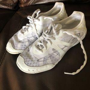 Nfinity vengeance cheer shoes